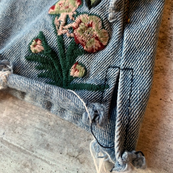 SOLD!!!! DANCE & MARVEL DENIM FLORAL EMBROIDERED - Picture 5 of 8